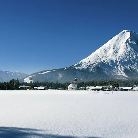 In Seefeld Near Rosshuette Daire